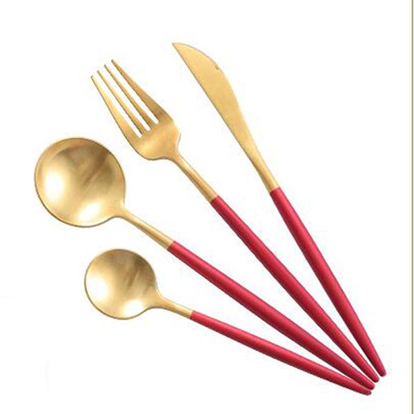 Set de 24 piese tacamuri in stil portughez- culoare rosu si auriu